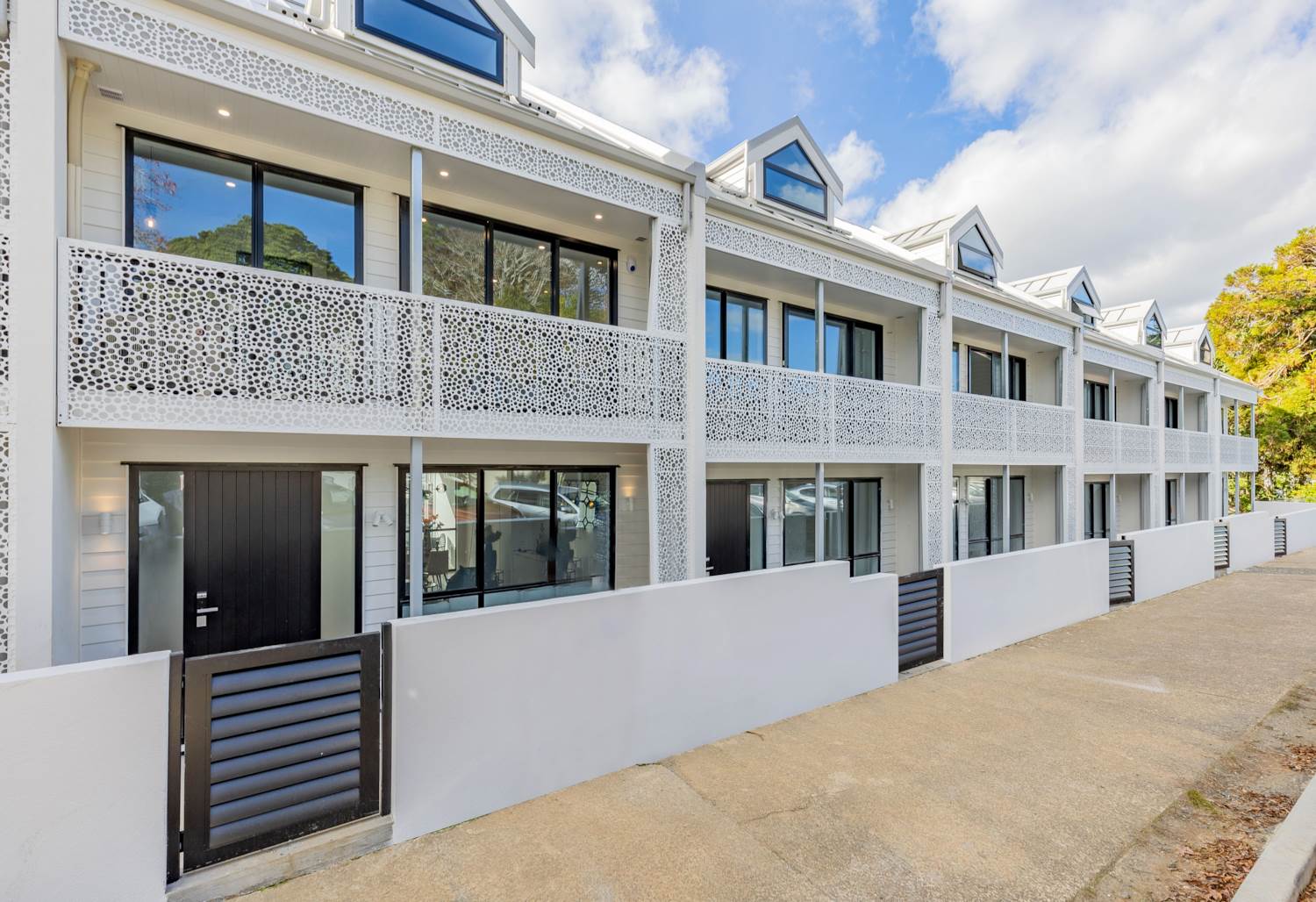 Two-Story Terraced Housing in Auckland built with AFS Logicwall Intertenancy Walls